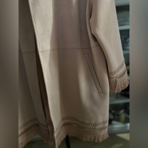 Zara jacket, boho chic and Coachella vibes! Size L never worn. Fringe - Picture 4 of 11